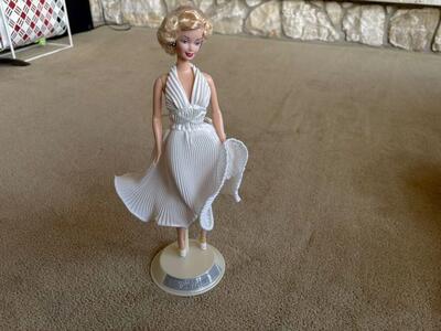 1997 Marilyn Monroe Collector's Edition Barbie Doll