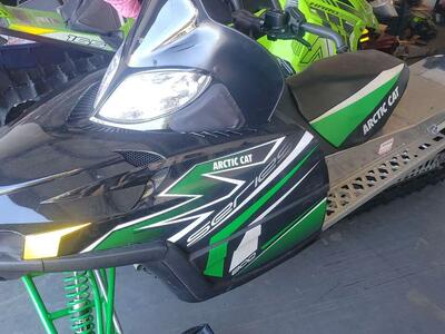 2011 M8 Full Partout Excellent Condition