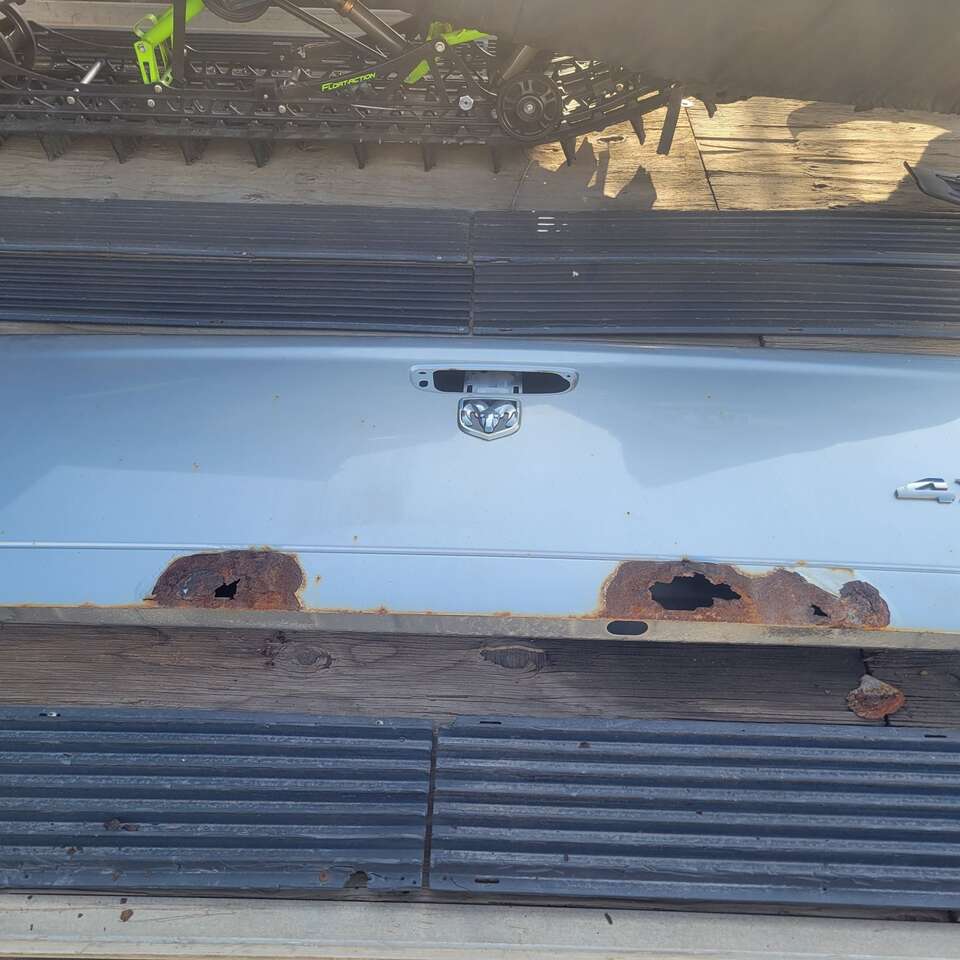 04-08 Dodge Tailgate & Bumper 3500 2500 1500