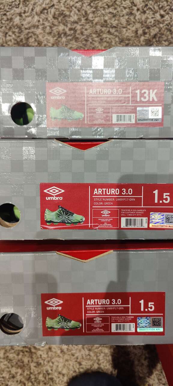 Kids Soccer Cleats Umbro Arturo 3.0