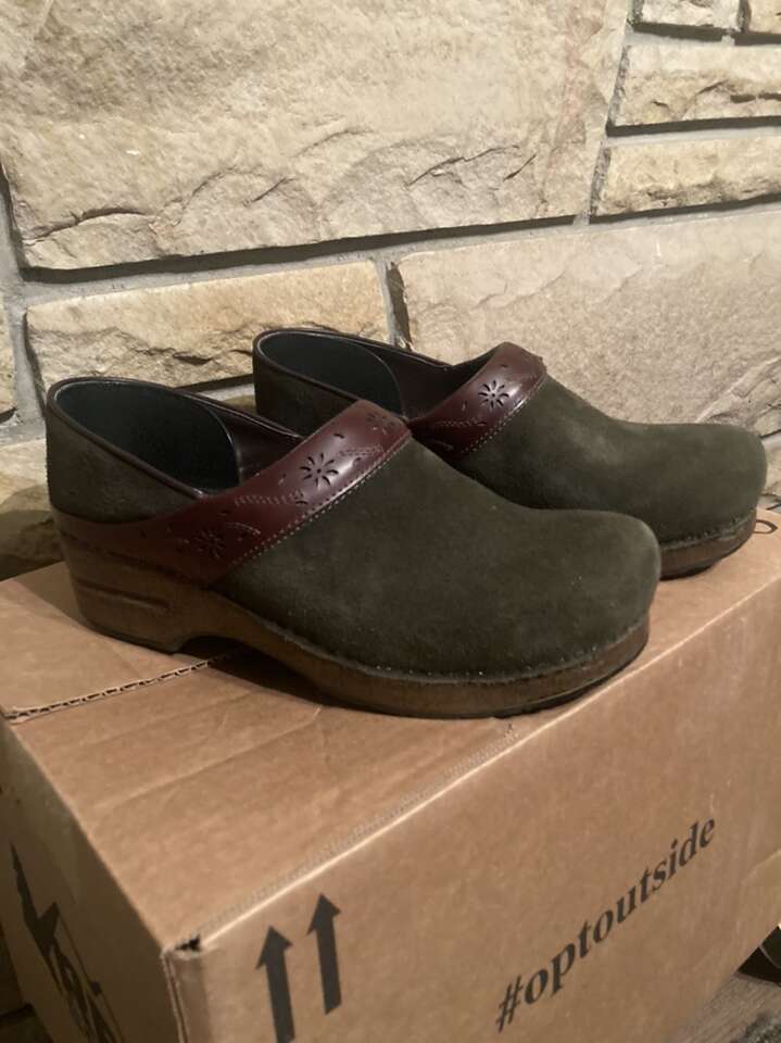 Women's Dansko Clogs / Ladies 10.5-11 / Euro 41 /