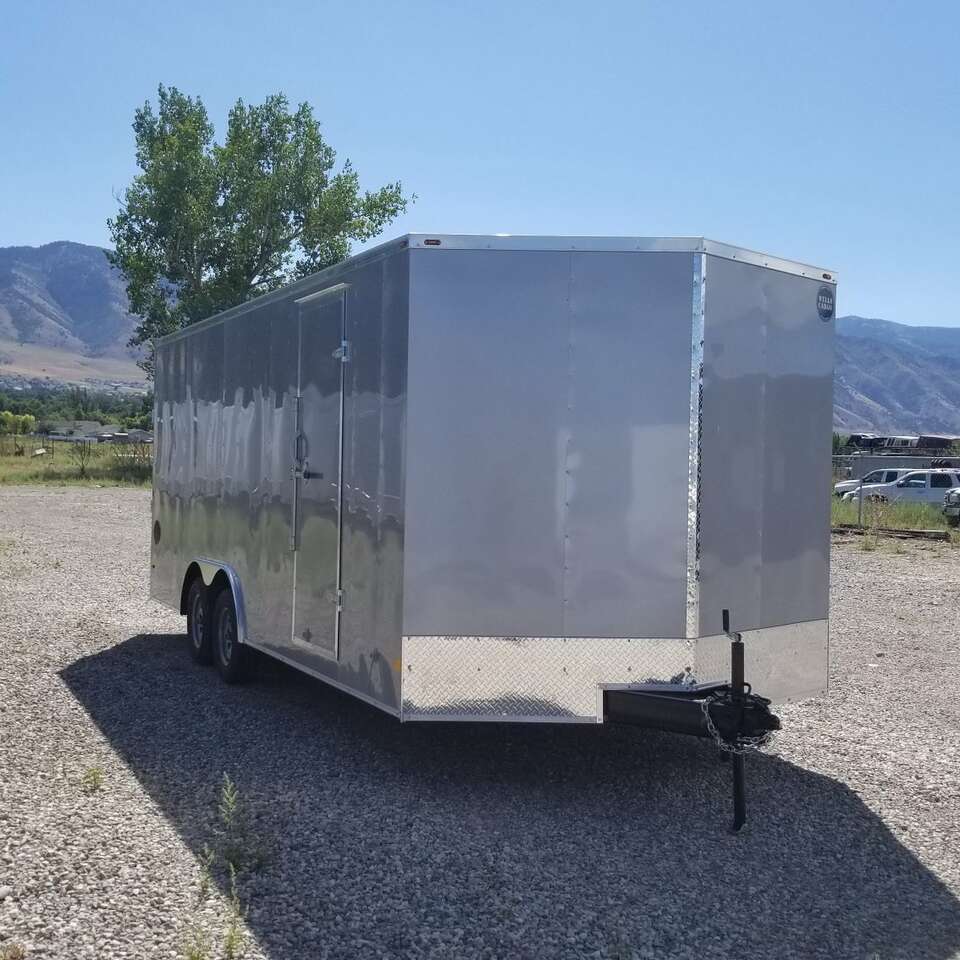 2026 WELLS CARGO 8.5X20 DELUXE TRAILER 10k