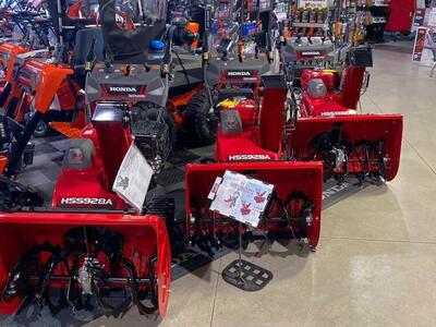 Honda Snowblowers!! 724, 928, 1332 Models!!