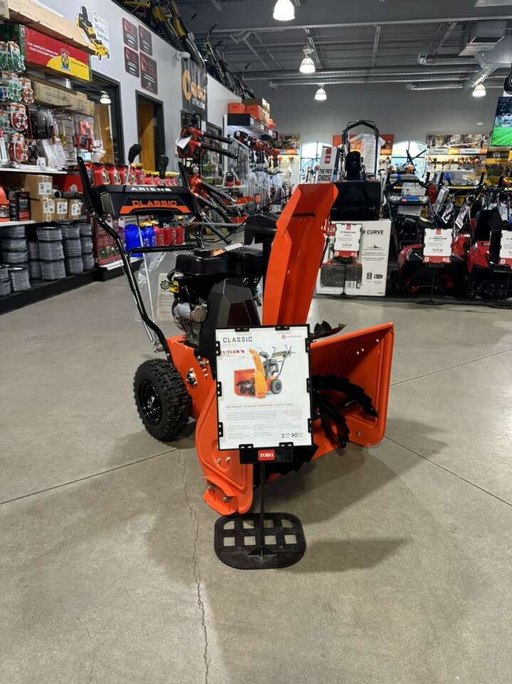 New Ariens Classic 24 Snowblower (Model 92002500)