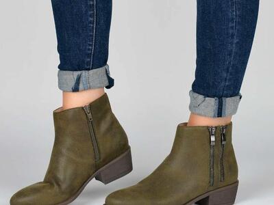 Journee Collection Womens Jayda Inside Zip Stacked