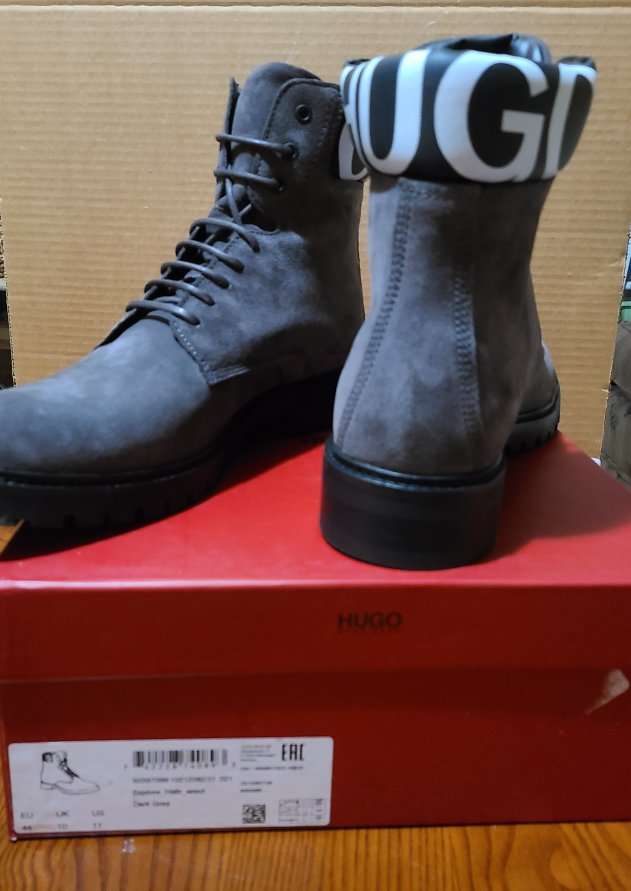 New Hugo Boss gray men's size 12 boots