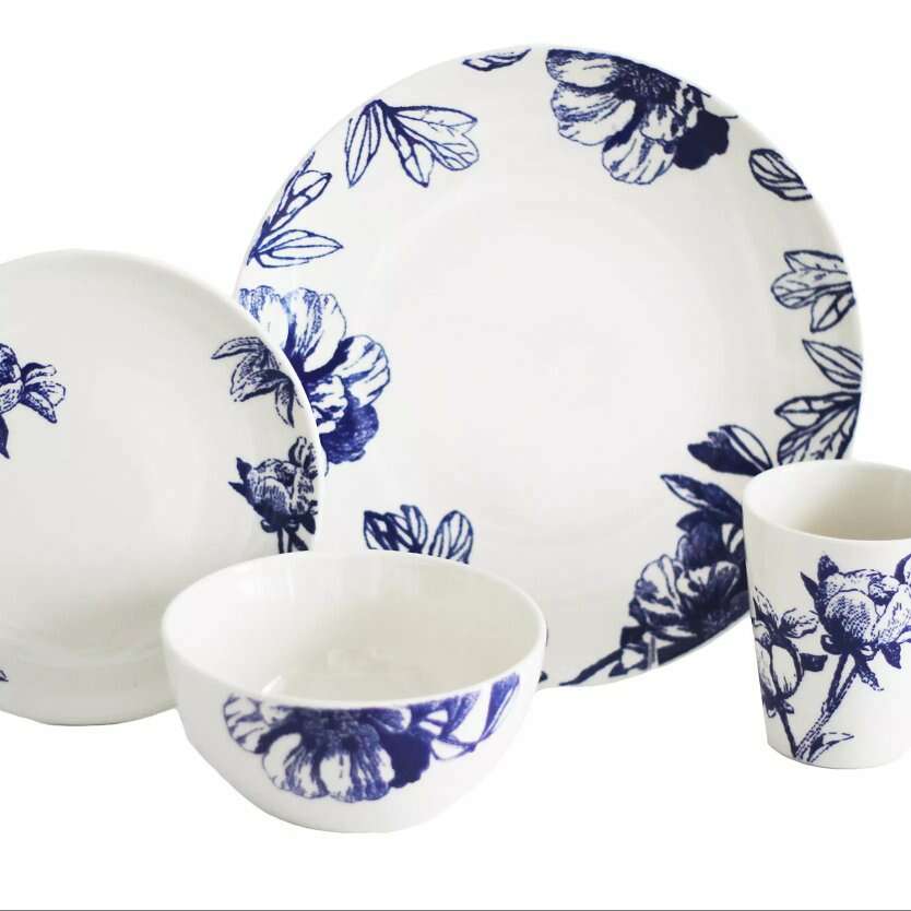 Brand new botanical blue 16 pc dinner set