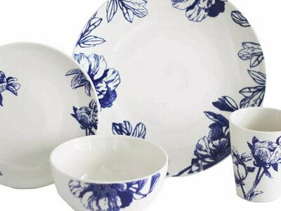 Brand new botanical blue 16 pc dinner set