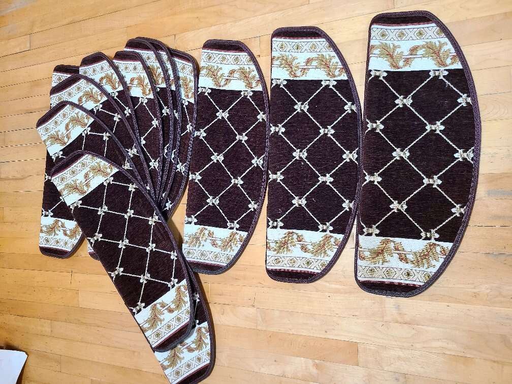 New 13 pack of stair carpet treads brown 26" x10"