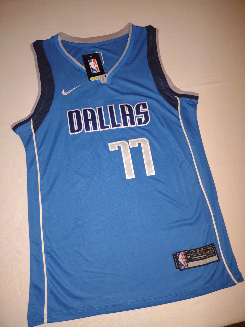Dallas Mavericks Luca Doncic jersey