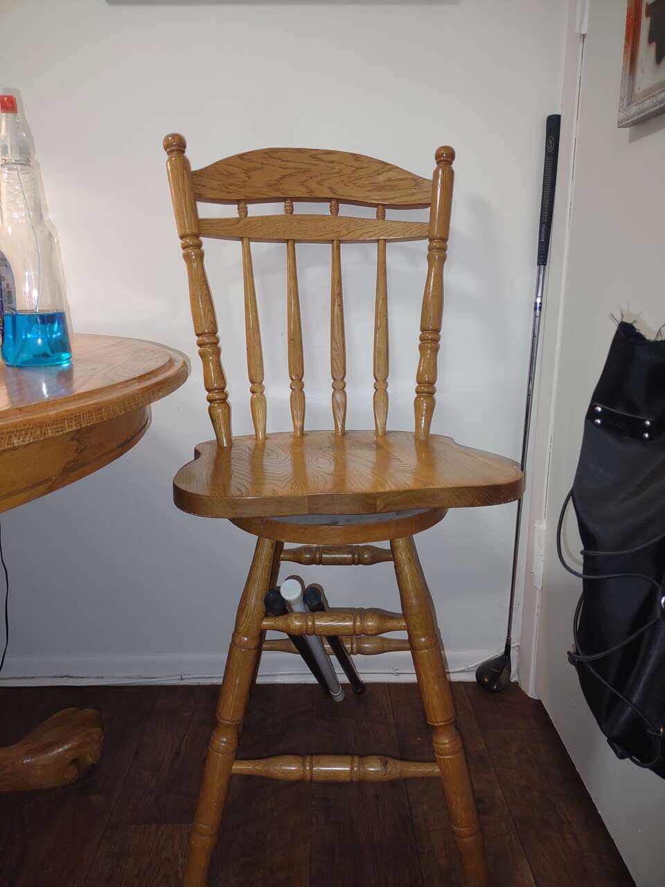 Twin bar/kitchen stools immaculate shape!
