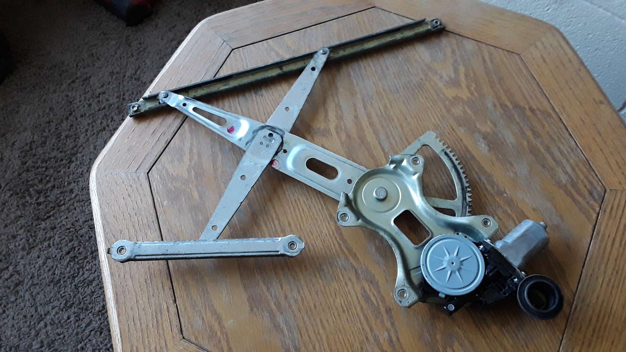 Toyota Prius 2004-2015, Scion XD 2008-2014 Driver side windows regulator with motor