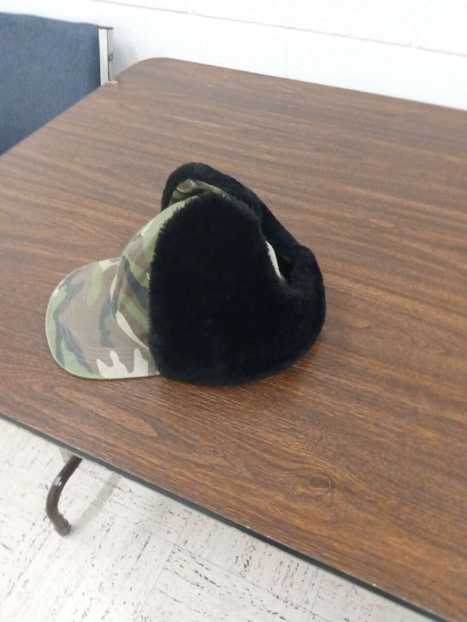 New Pugs men's winter hat with ear flaps One Size Camouflage