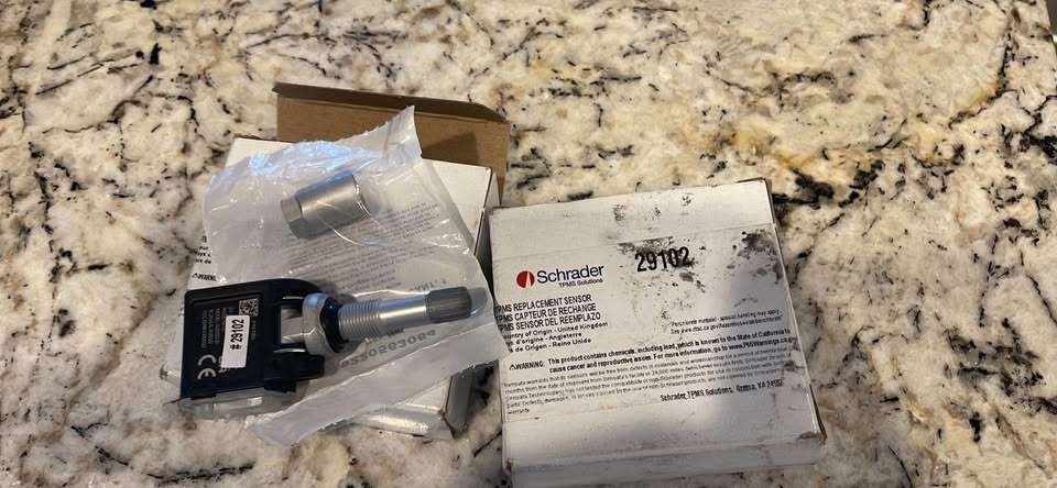 Set of 2 TPMS Sensor Schrader Automotive 29102