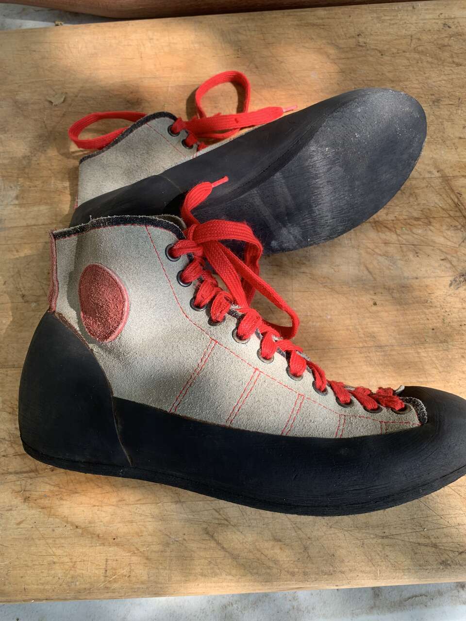 Boreal mens 7-1/2 climbing shoes