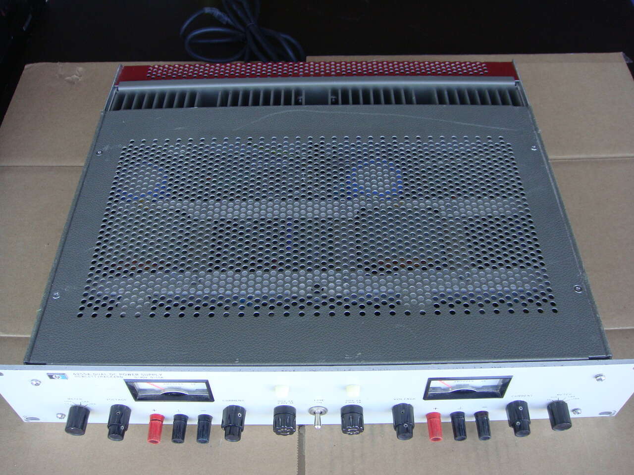 HP 6255A DUAL DC POWER SUPPLY.