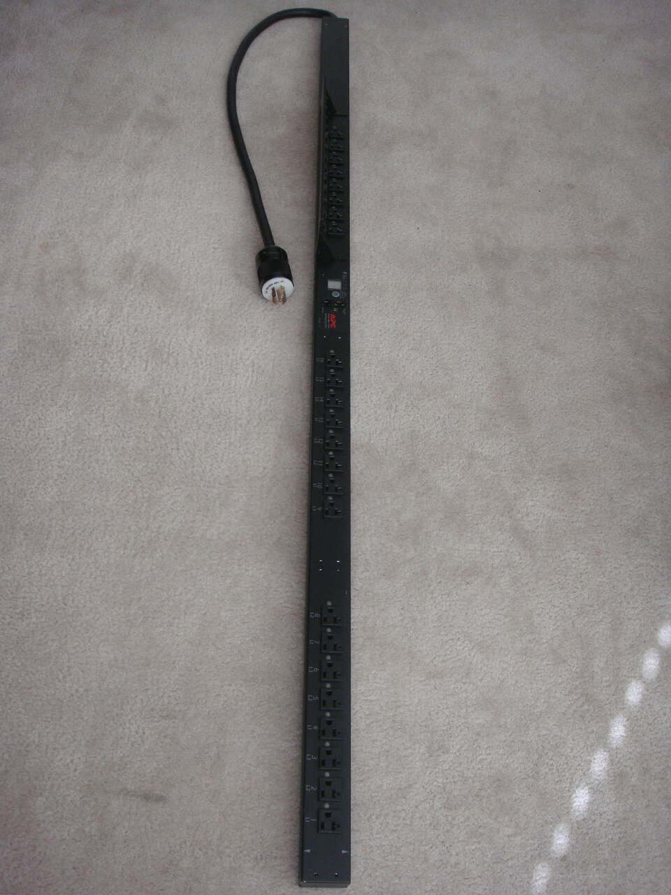 APC SWITCHED RACK PDU 24 Outlet.