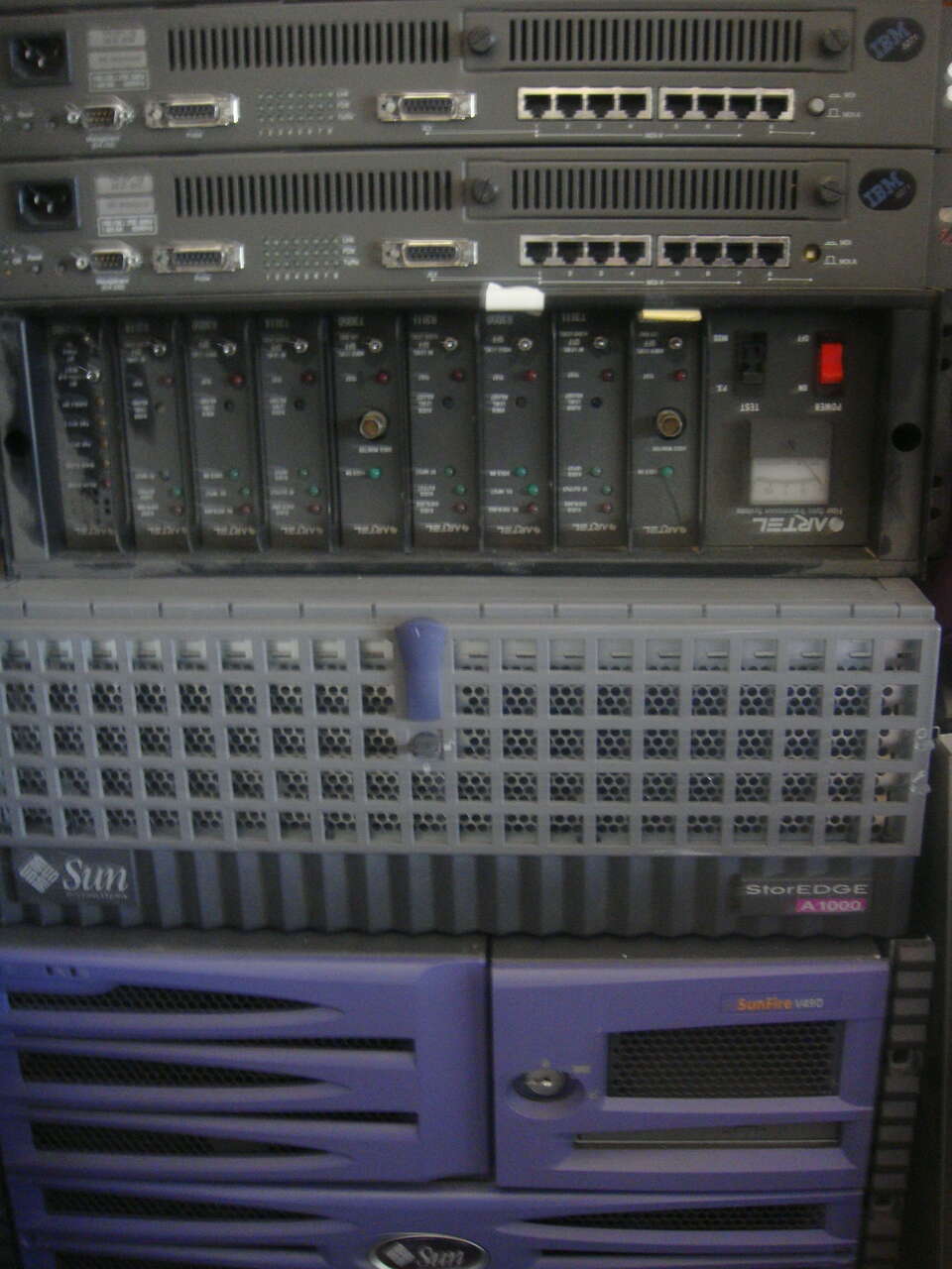 Lot of Used Dell PowerEdge/Sun Microsystems Servers.