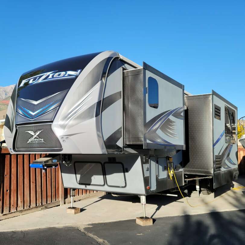 2017 Keystone Fuzion 369 Toy Hauler PRICE REDUCED!