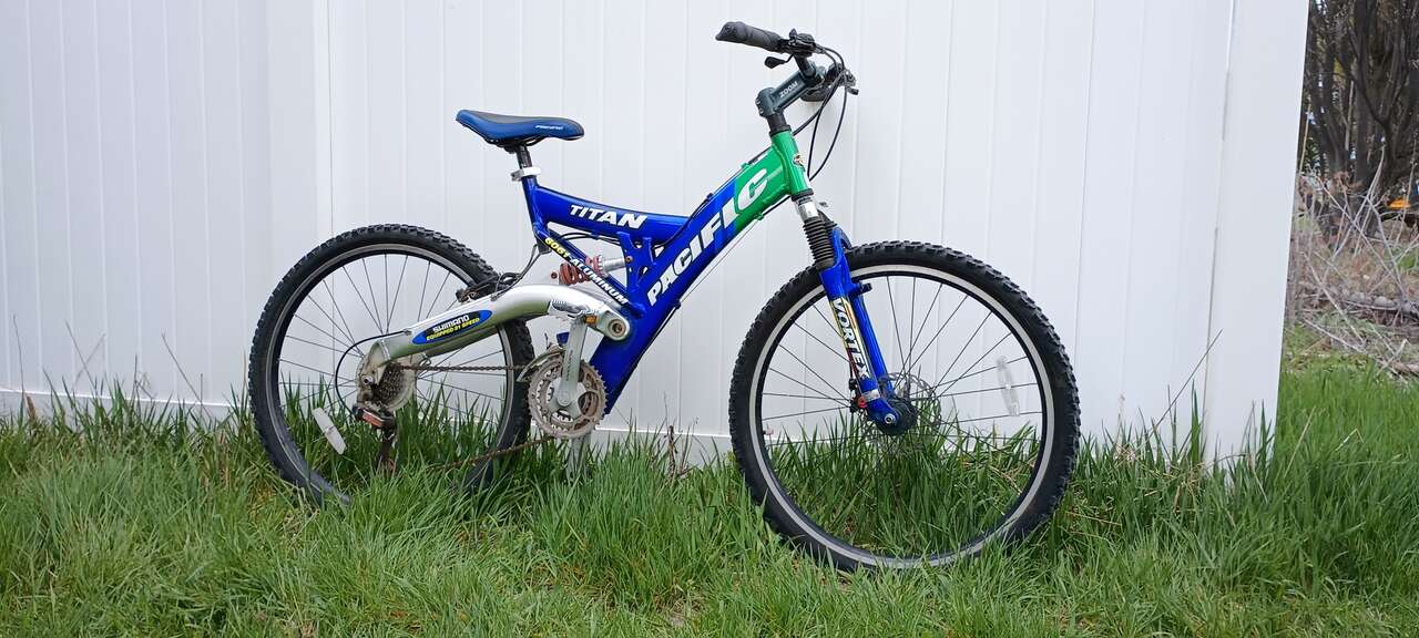 Pacific titan mountain bike sale