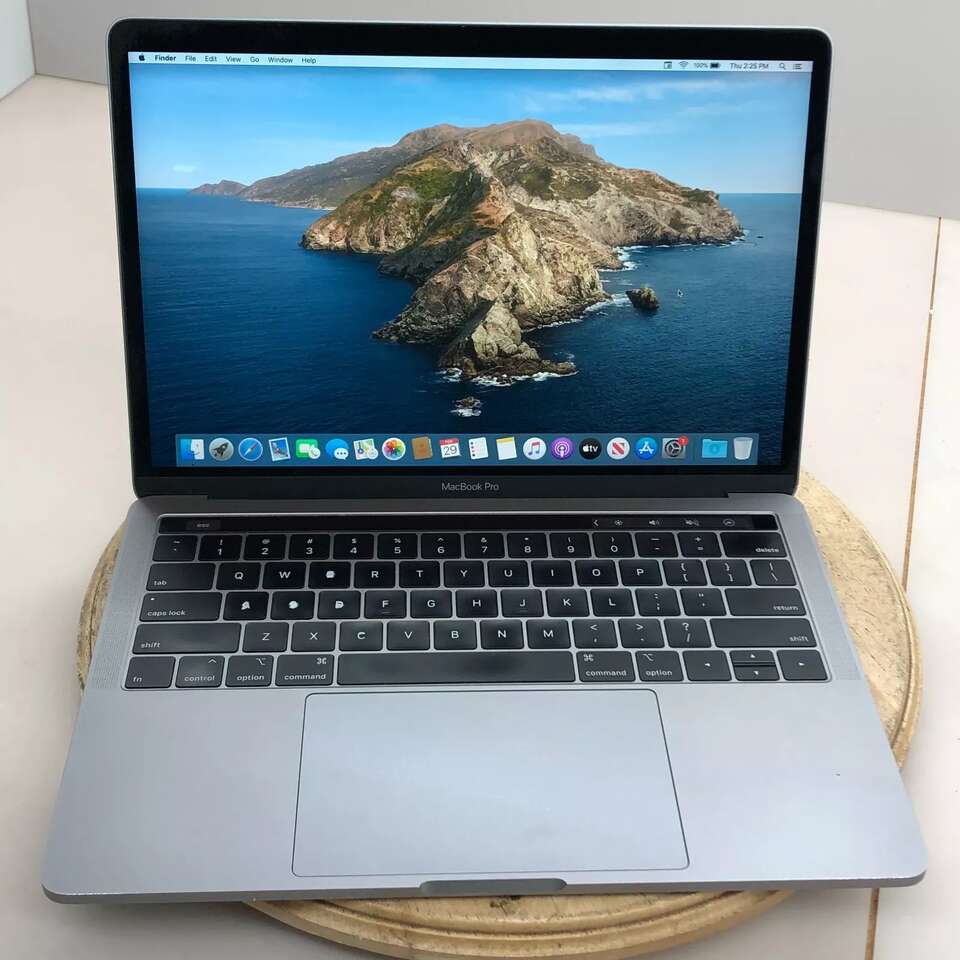 2019 MacBook Pro 13 inch, i5, 8gb ram with warranty!!