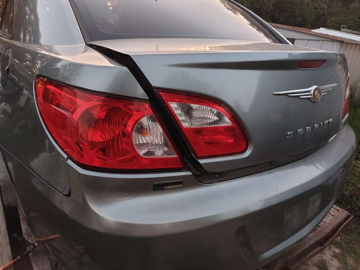 2007 Sebring 4 door Chrysler Trunk lid parts