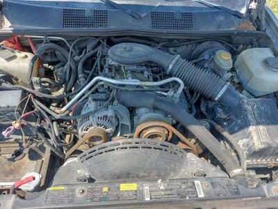 1995 5.2 318 tbi Engine dodge,jeep part out