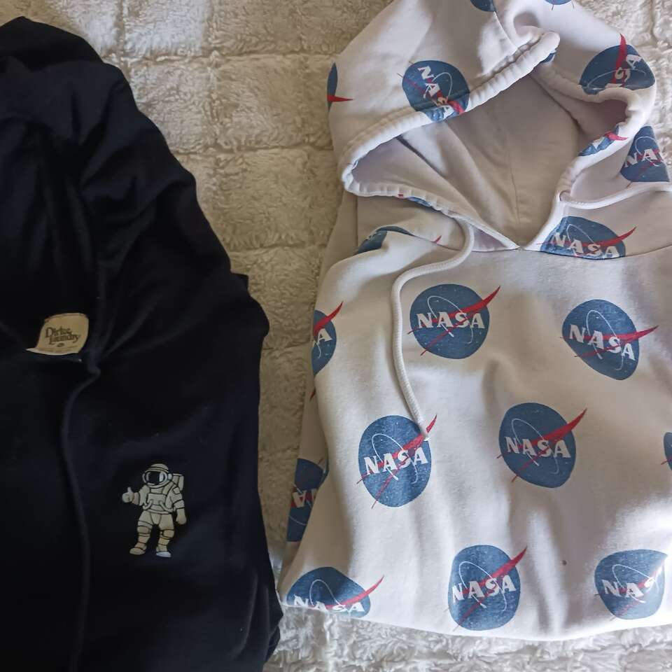 XL hooded tops