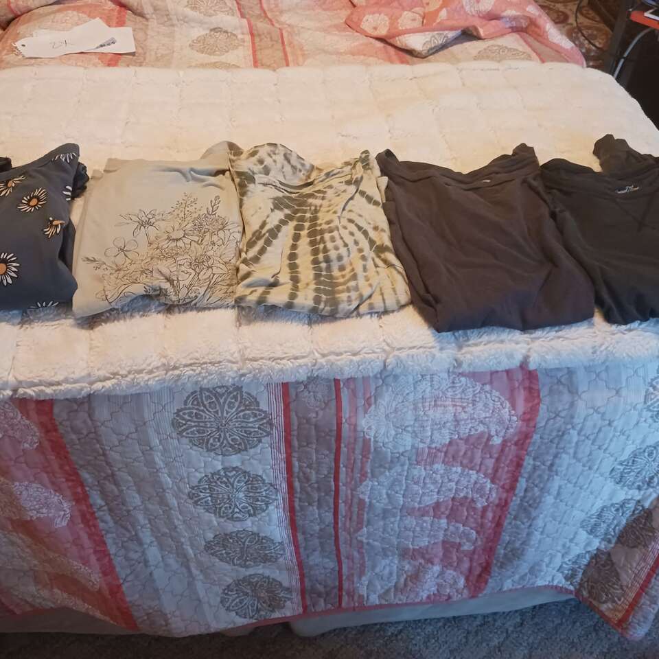 Women's shirts 2XL  (11)