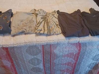 Women's shirts 2XL (11)