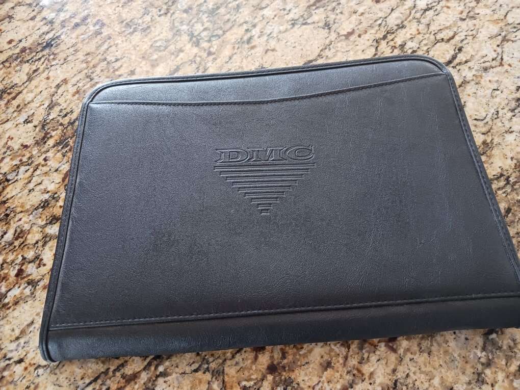 Laptop pouch, zippered