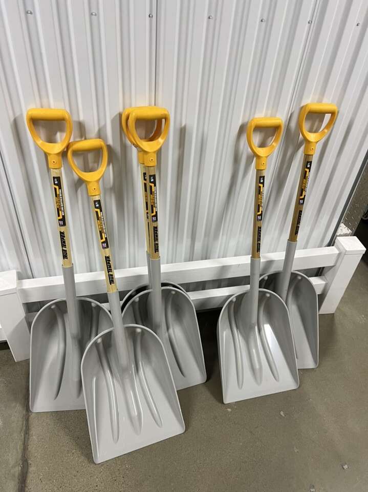 True Temper 2585600 Poly Scoops  Brand New $25 Ea
