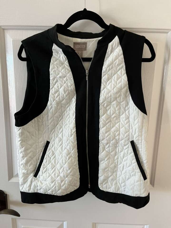 Women’s Chicos black/white Vest Size 2/L