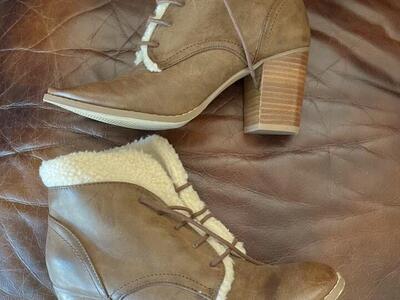Restricted brand Booties brown/tan 7.5