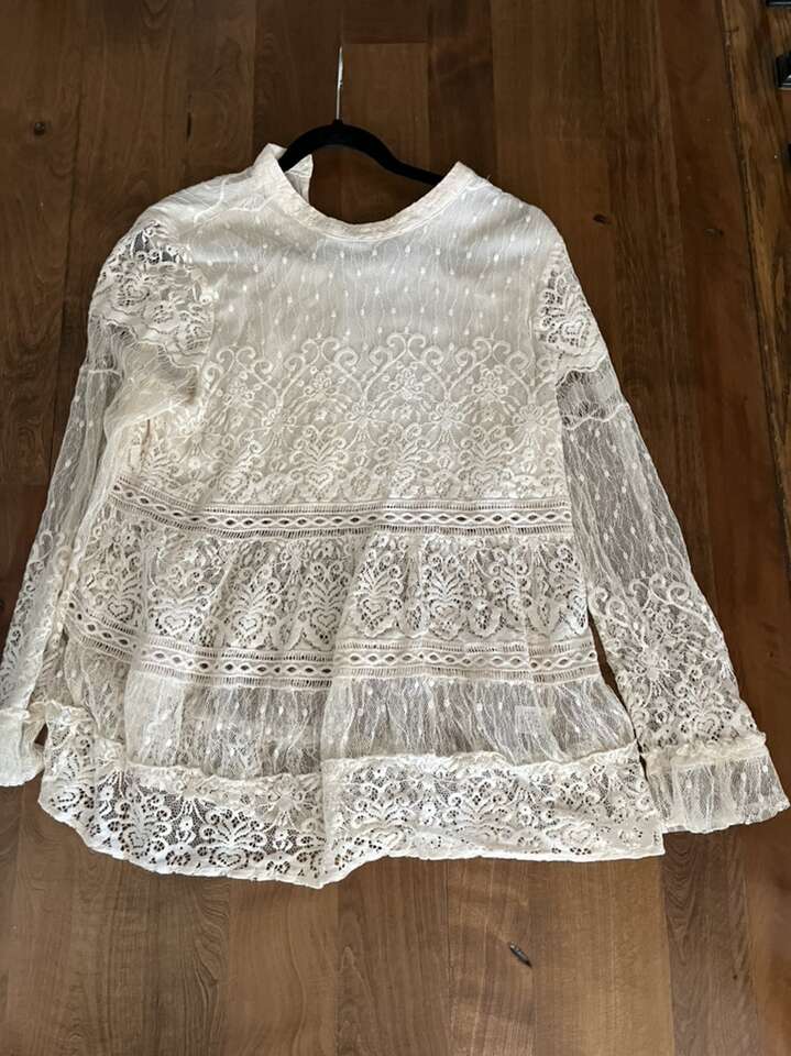 Hinge brand women’s lace top cream size XL