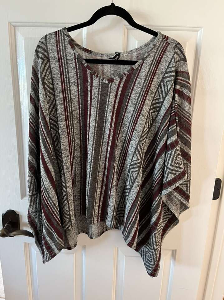 Top women’s geshem brand poncho style XL gray