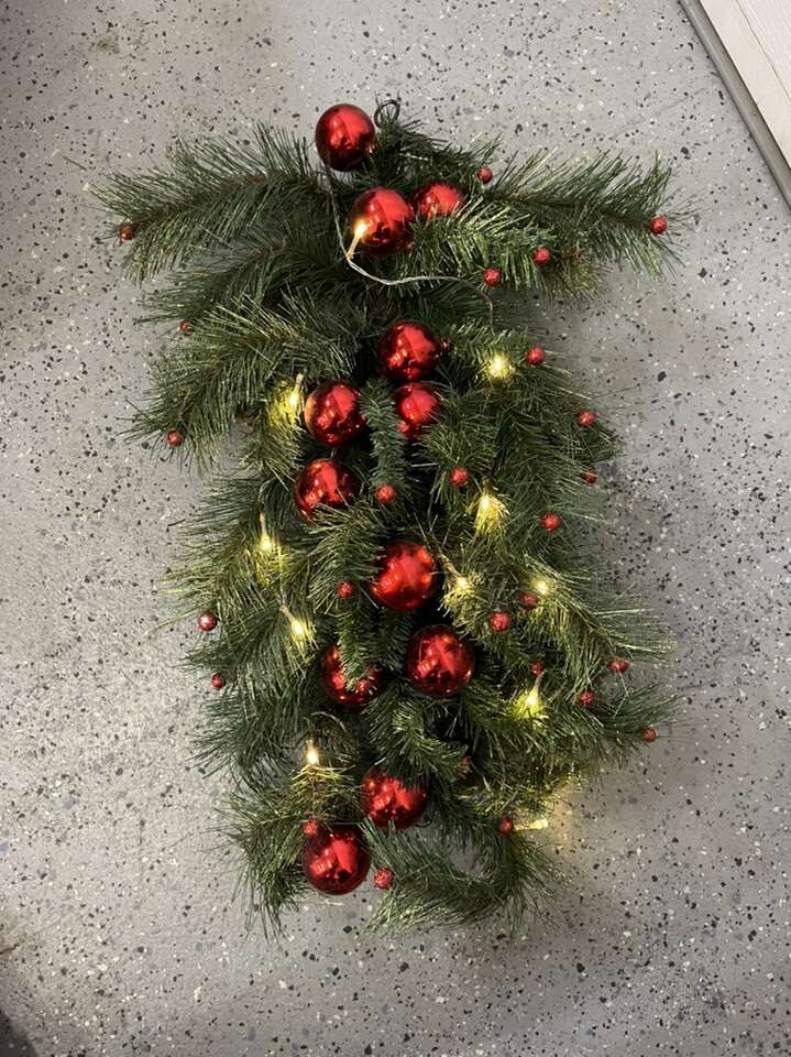 Battery Operated Christmas Swag