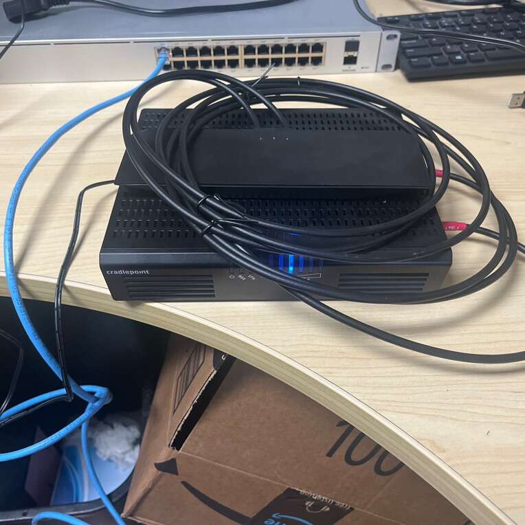 Caradlepoint Router