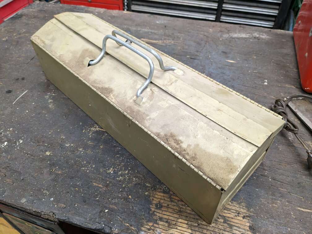 Metal overlap handled toolbox USA STEEL