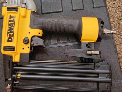 New Dewalt 18-Gauge Pneumatic Corded Brad Nailer