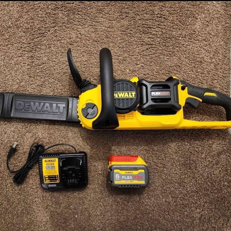 New Dewalt 60V MAX 16in. Brushless Chainsaw Kit