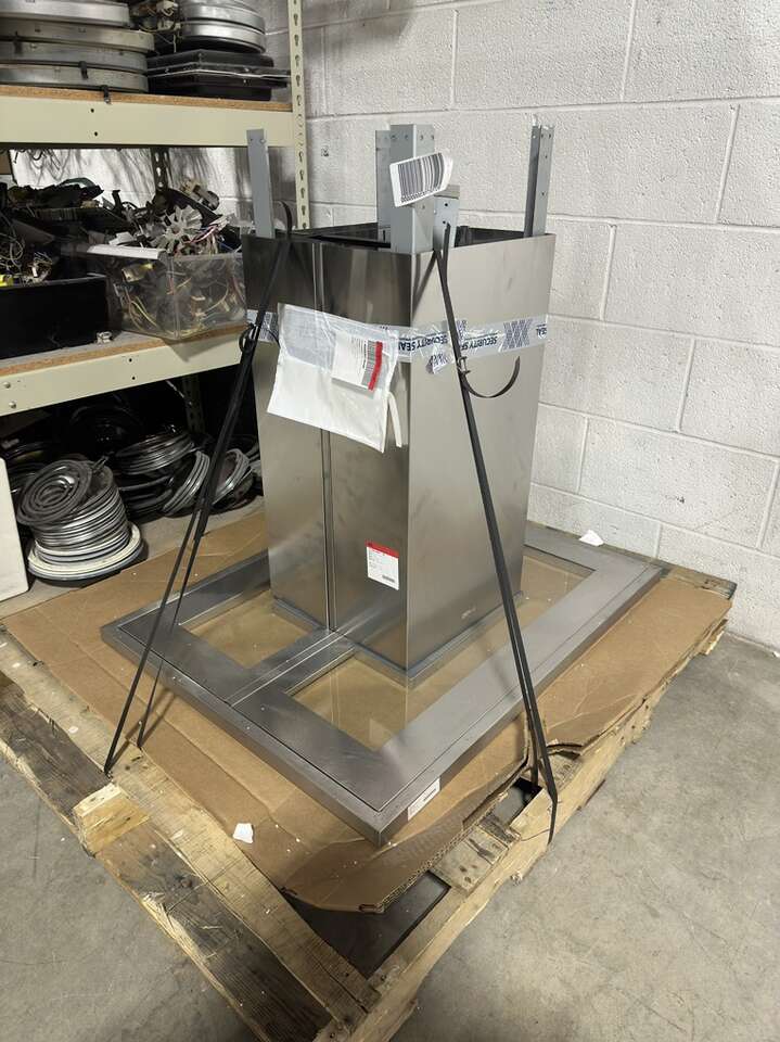 NEW APPLIANCES! GREAT ZEPHYR 36 INCH RANGE HOOD