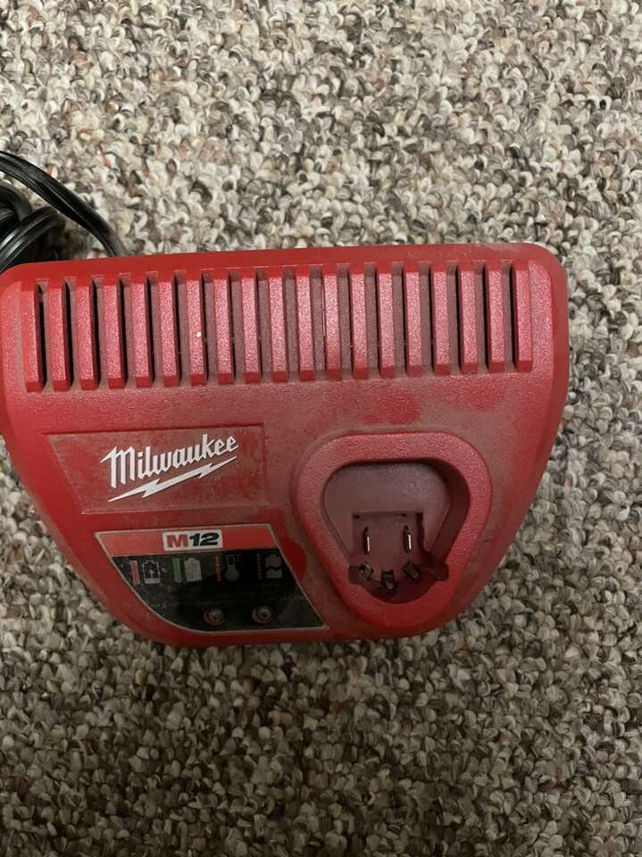 M12 Charger