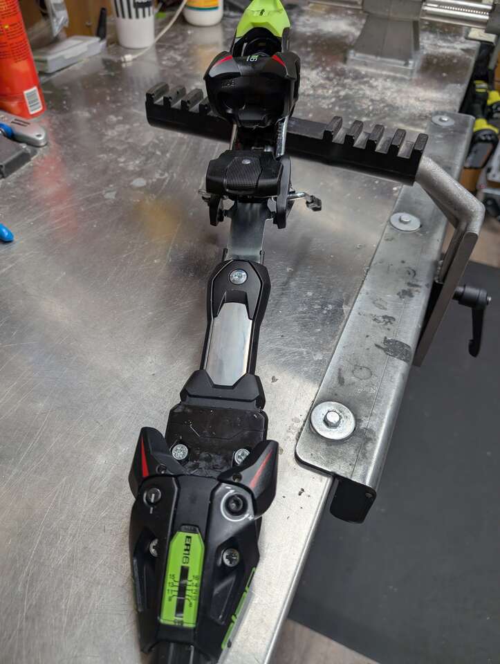 Elan/Tyrolia freeflex/ER16 race binding