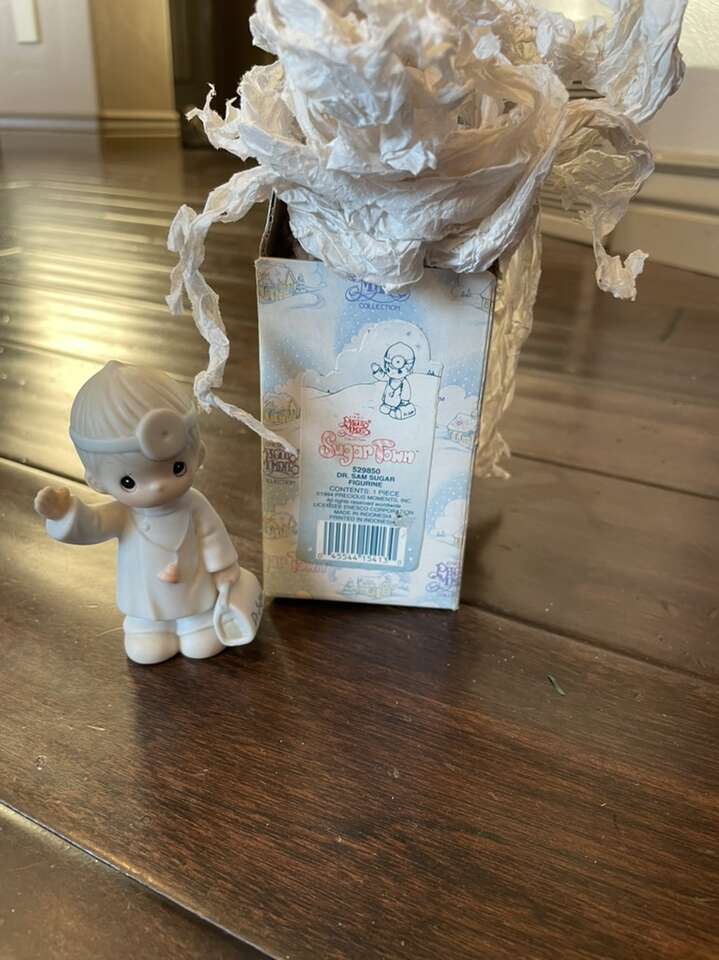 Sugar Town Dr. Sam Mini Figurine