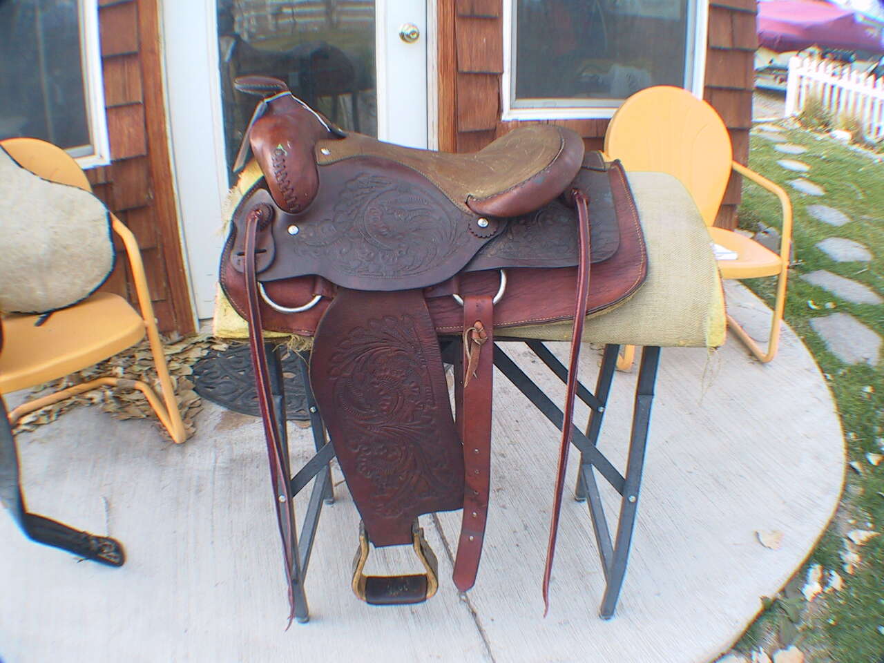 16 INCH CUSTOM TRAIL SADDLE Livestock