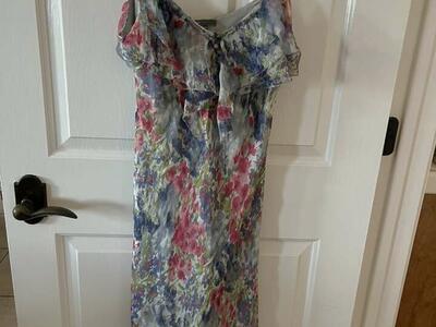 Women’s floral Vince dress size medium