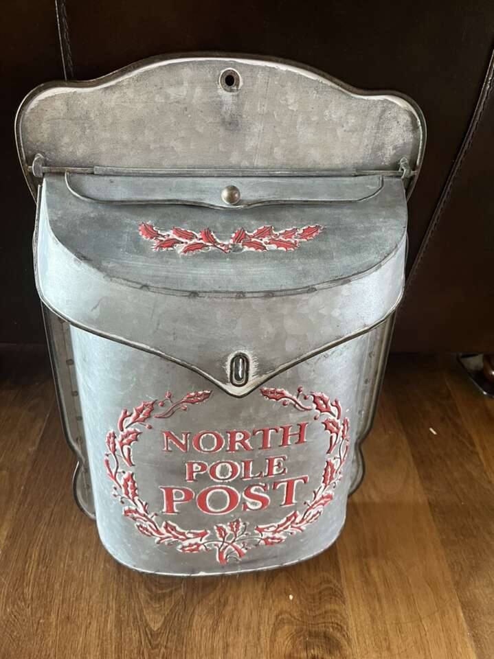 Christmas North Pole Post Metal Letter Holder