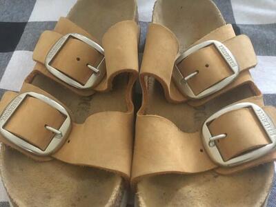 Big Buckle Birkenstock Camel Women's Size 7-$uper!
