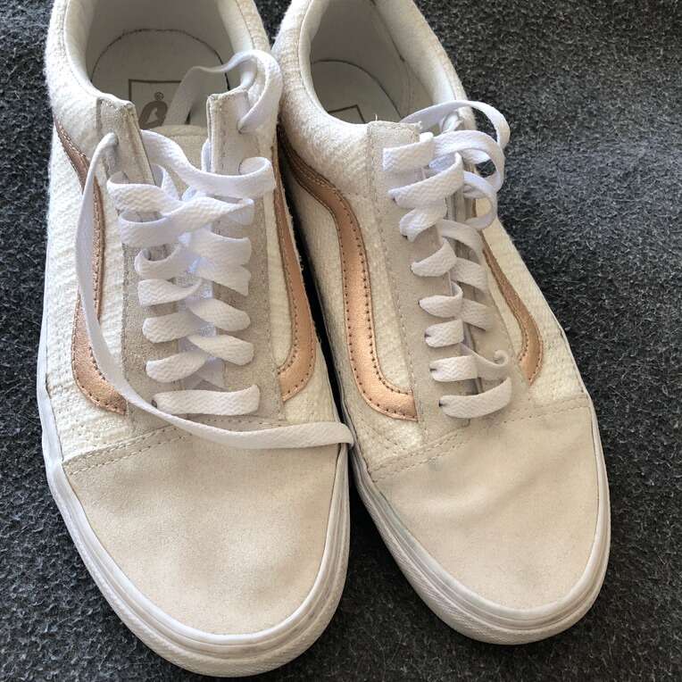 OldSkl Vans-White/RoseGold-Wmn Sz 9-EUC! $ave $$!